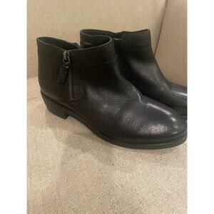 Softwalk Rubi Bootie Black Leather, S87